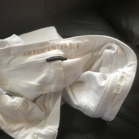 Like New Ripped Design White Jeggings Hi-Rise from American Eagle. - Picture 5 of 5